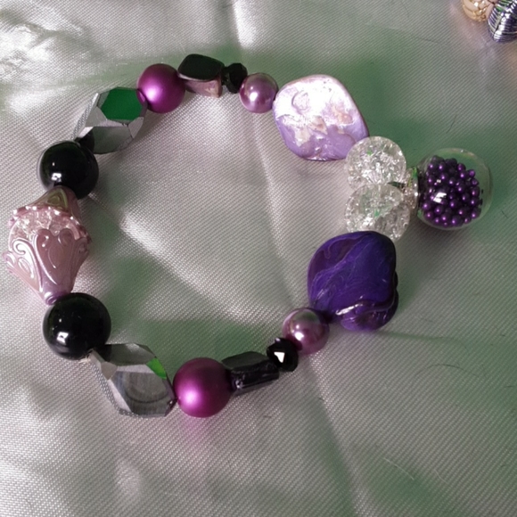 Bracelets - Picture 3 of 5